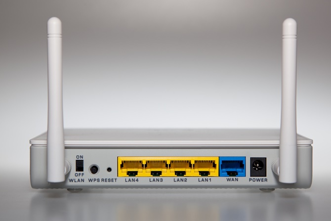 Lựa chọn giữa Wi-Fi và mạng LAN nối dây (Ethernet) là lựa chọn giữa sự tiện dụng và tốc độ/mức độ ổn định dành cho kết nối của bạn. Trong một số trường hợp, sự khác biệt sẽ là đủ nhiều để bạn buộc phải lựa chọn Ethernet.
