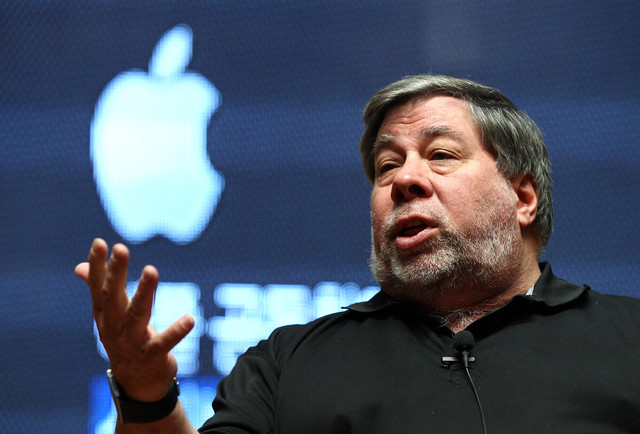 Đồng sáng lập Apple Wozniak