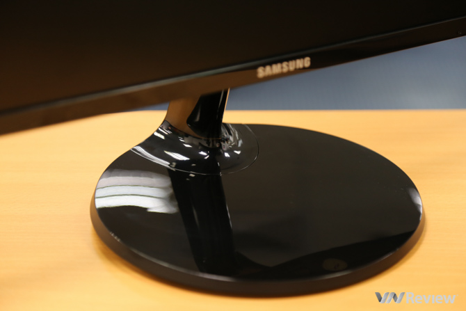 Đánh giá Samsung S24F350FHE