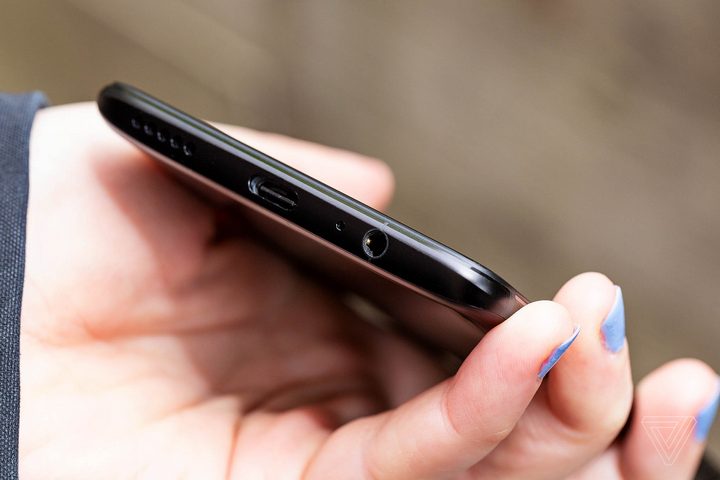 OnePlus 6 ra mắt: mặt lưng kính, màn hình 6.3 inch, chip Snapdragon 845, giá từ 529 USD