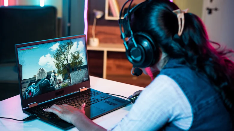 4 tính năng màn hình laptop bị đánh giá quá cao, không đáng tiền