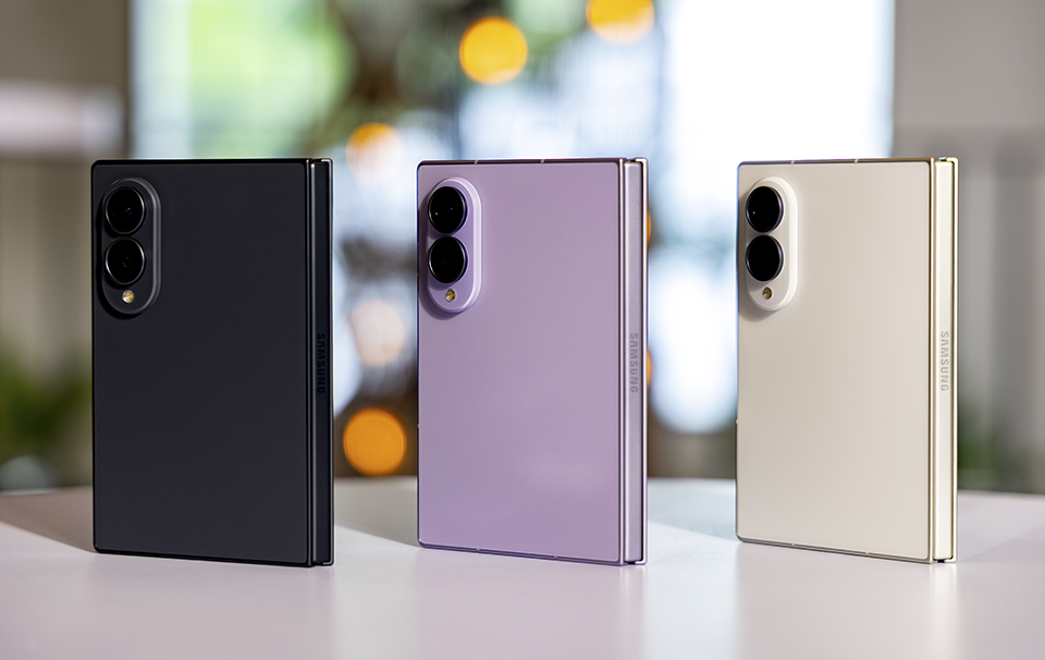Samsung công bố giá điện thoại Android gập rộng đầu tiên ở Việt Nam
