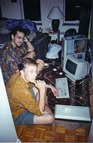 Năm 1995, Elon Musk nộp đơn xin việc tại Netscape, gửi CV, nhưng anh quá nhút nhát để nói chuyện