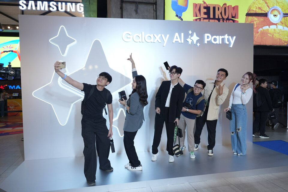 Galaxy AI Party (4)_ko lo go.jpg