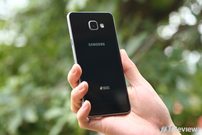 Đánh giá Samsung Galaxy A7 (6)
