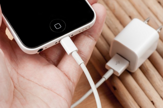 11 nguyên nhân và cách khắc phục iPhone sạc không vào pin