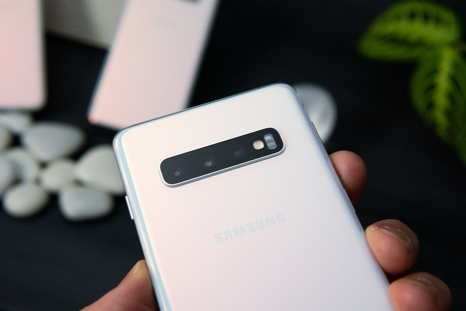 9 lý do bạn nên mua Samsung Galaxy S10 thay vì Galaxy Note 10 mới
