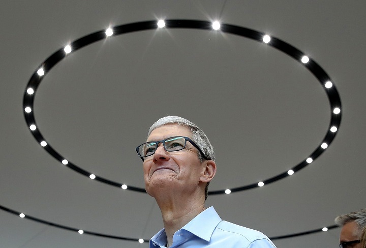 Doanh số iPhone gặp khó, Apple vẫn vượt mốc lợi nhuận và doanh số quý IV đã đề ra nhờ vào thiết bị đeo