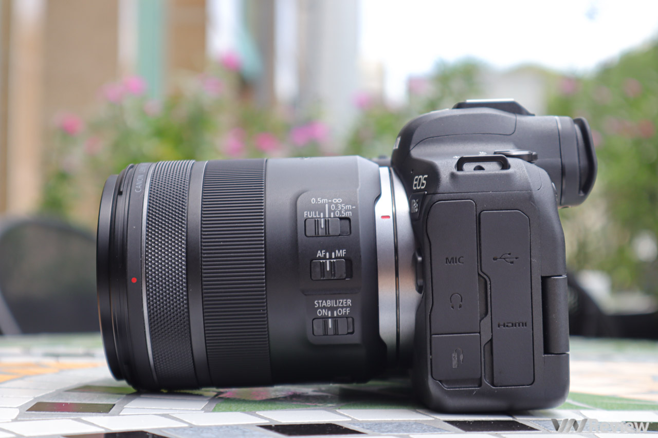 Trên tay EOS R5 và R6 vừa ra mắt tại Việt Nam: "ván bài tất tay" của Canon trong cuộc chiến mirrorless